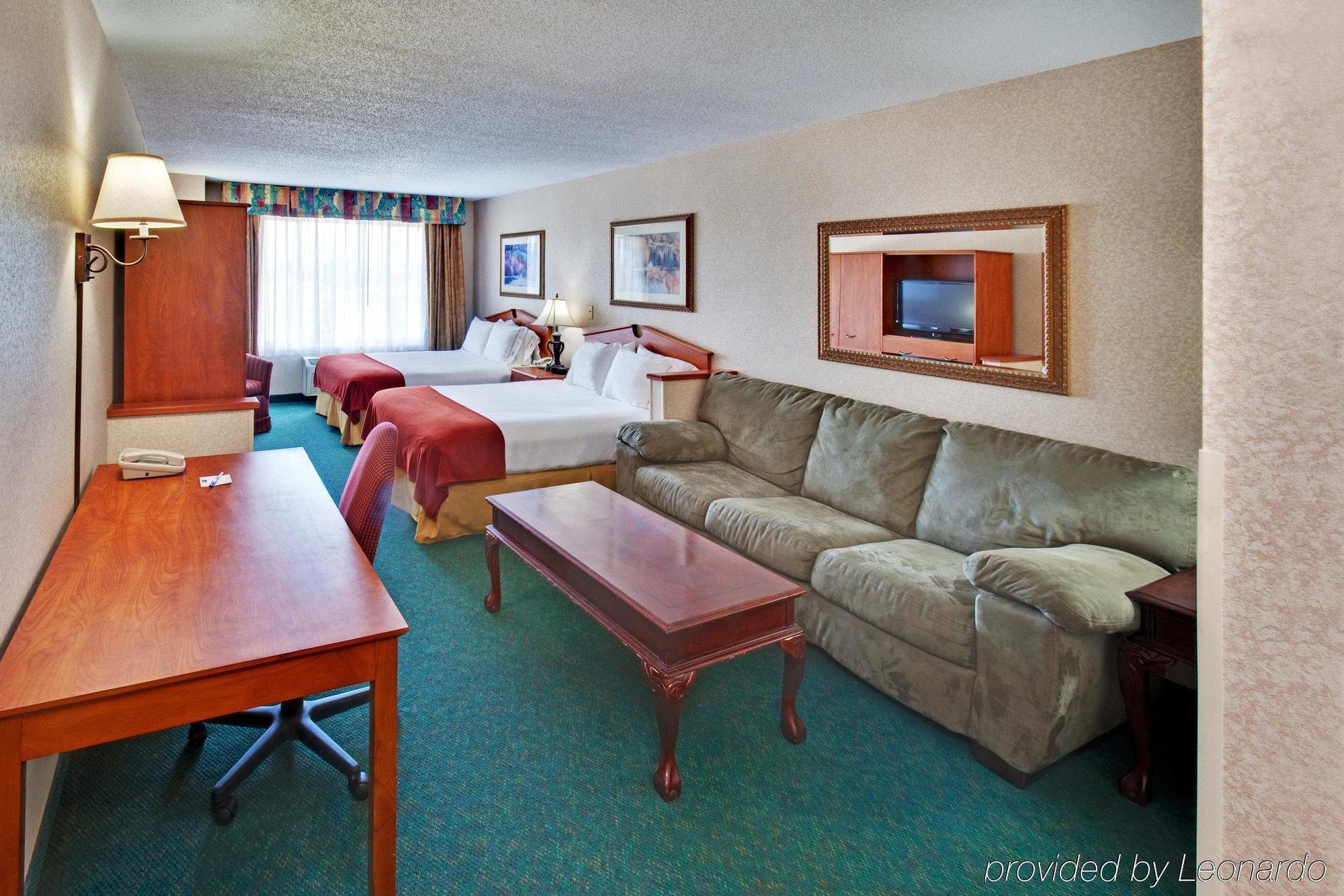 Holiday Inn Express & Suites Vermillion, An Ihg Hotel Room photo