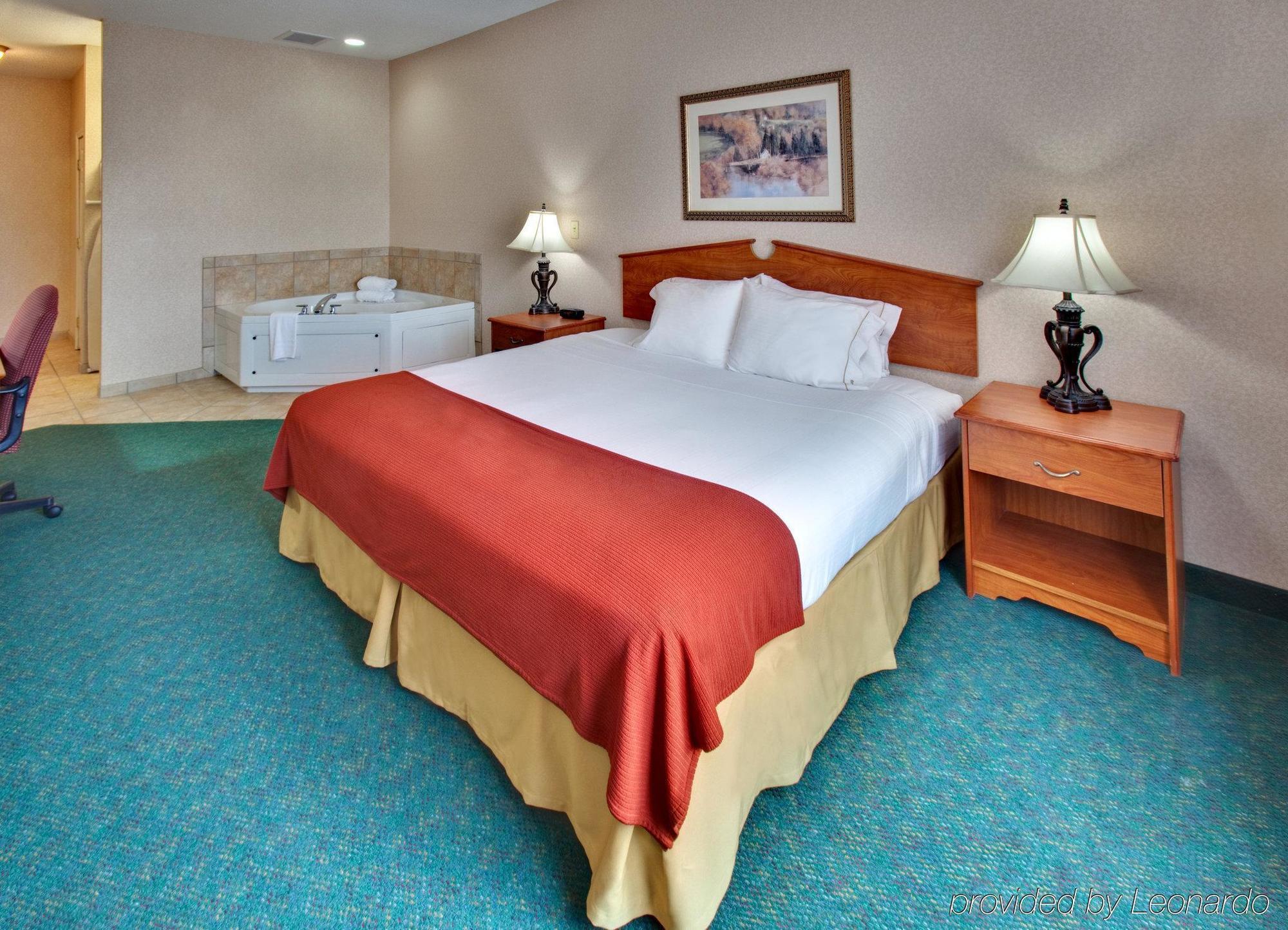 Holiday Inn Express & Suites Vermillion, An Ihg Hotel Room photo